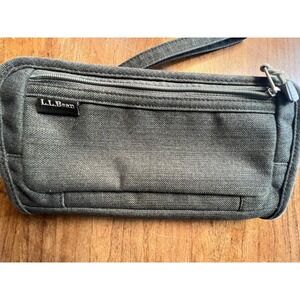 LL Bean Olive Canvas Travel Wallet Wristlet Organizer Zip Around gorpcore preppy